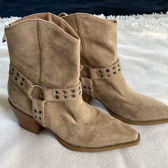 Billini Dillara Boot - Picture 5 of 8